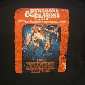 Netflix Stranger Things Dungeons & Dragons 2XL Shirt